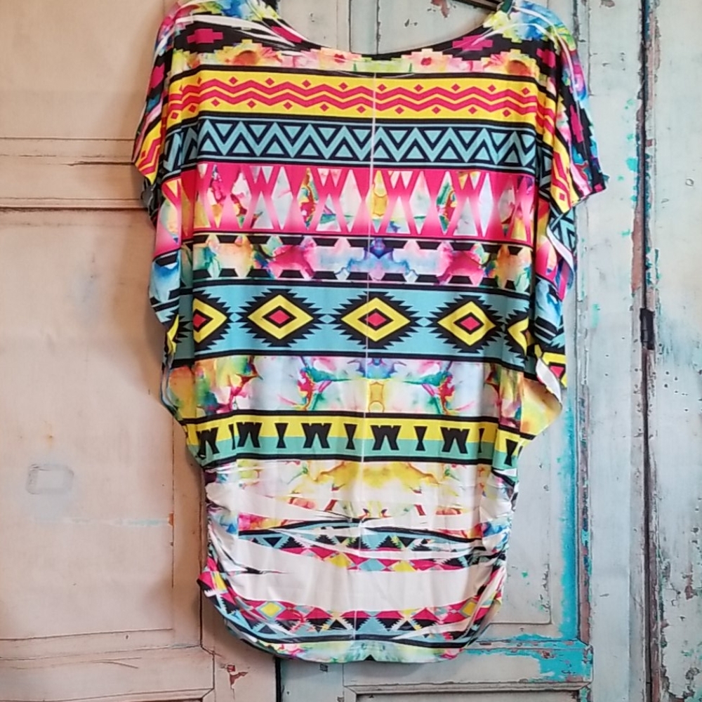Superline Aztec Top - Picture 2 of 5